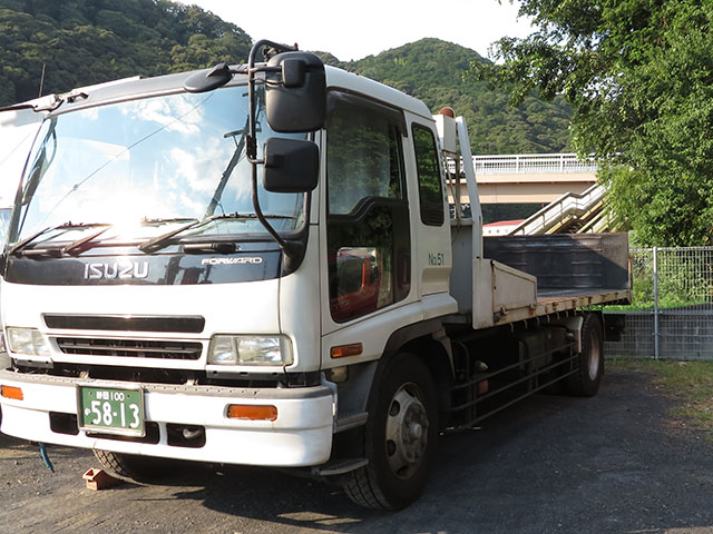 平ボデー車